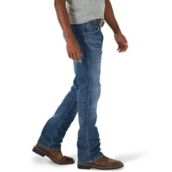 Wrangler Men's Retro Green Jean 77 Slim -Nrs World 77MWPME 2