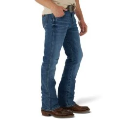 Wrangler Men's Retro 77 Slim Jeans -Nrs World 77MWZMP 4